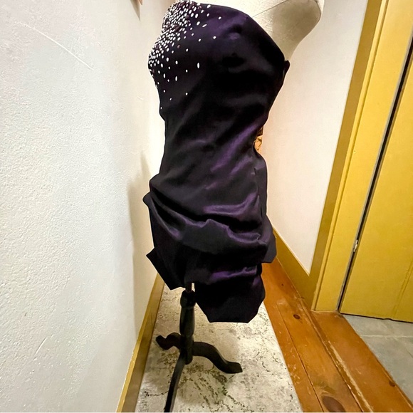 Vintage One-Shoulder Embellished Dress Size Small (6 vintage) - Picture 7 of 17